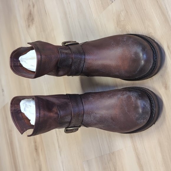 Frye Company Women's Veronica Bootie - Picture 3 of 11